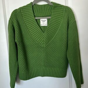 NWT Abercrombie & Fitch Green Sweater